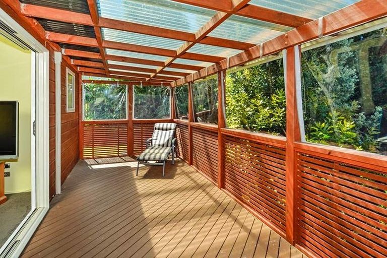 Photo of property in 16 Caversham Drive, Torbay, Auckland, 0630