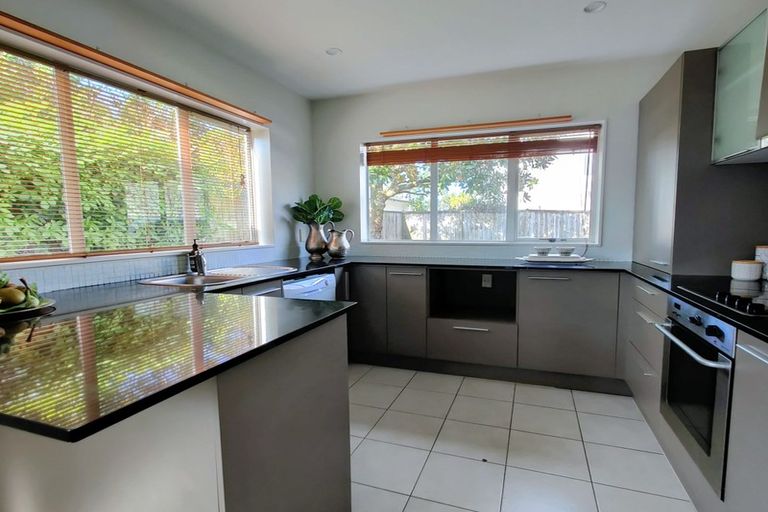 Photo of property in 12 Pecan Place, Avondale, Auckland, 0600