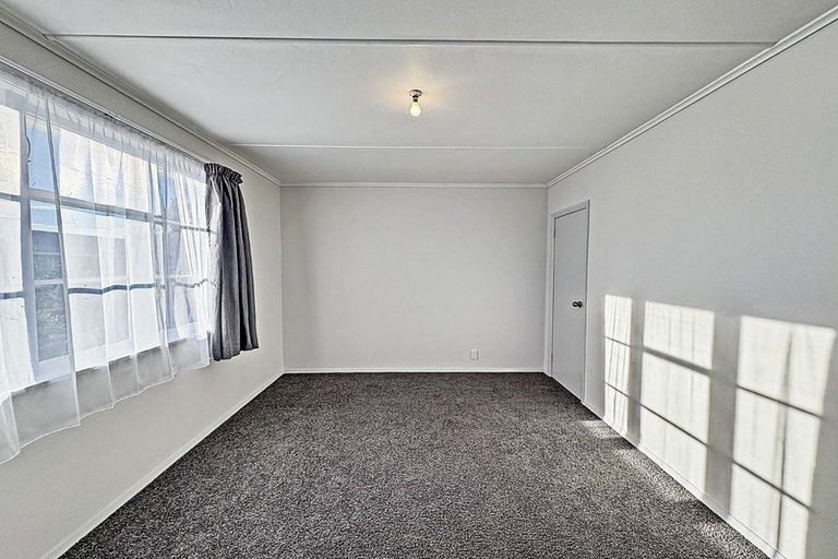 Photo of property in 240 Cornfoot Street, Castlecliff, Whanganui, 4501