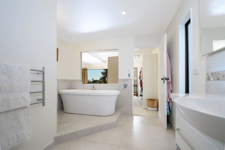 Photo of property in 6 Malcolm Place, Britannia Heights, Nelson, 7010