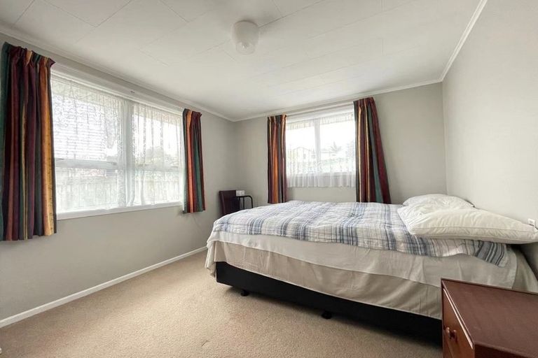 Photo of property in 50 Larne Avenue, Pakuranga Heights, Auckland, 2010