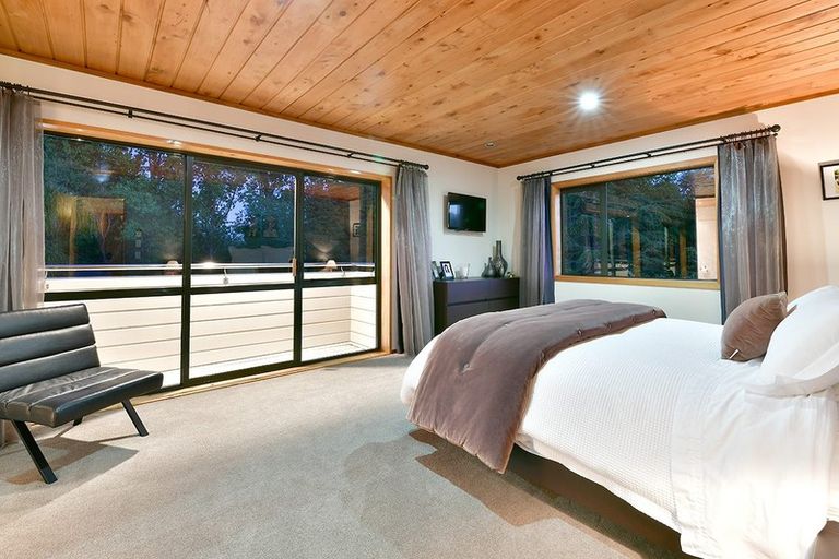 Photo of property in 155 Taupaki Road, Taupaki, Henderson, 0782