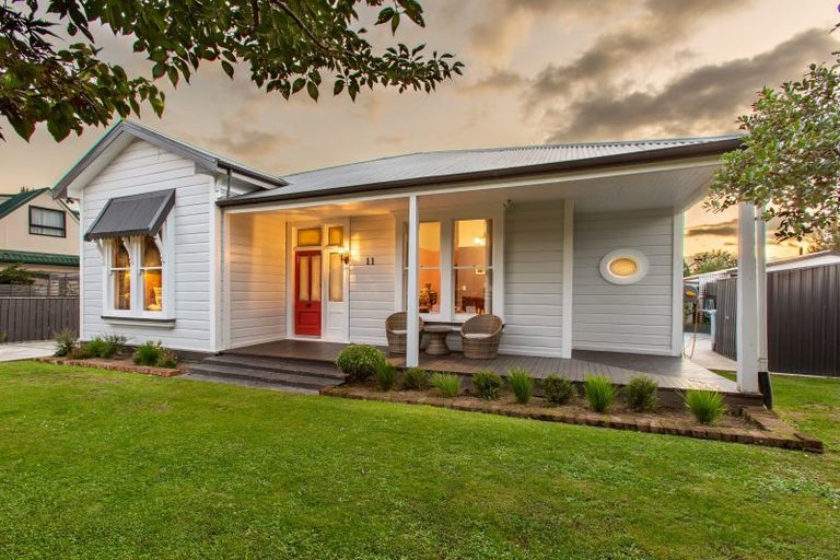 Photo of property in 11 Albert Street, Dannevirke, 4930
