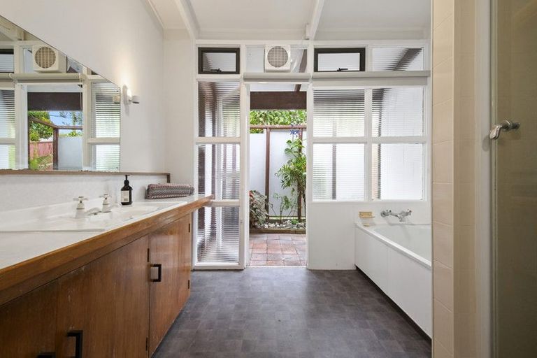 Photo of property in 8 Alf Walker Place, Papakura, 2110