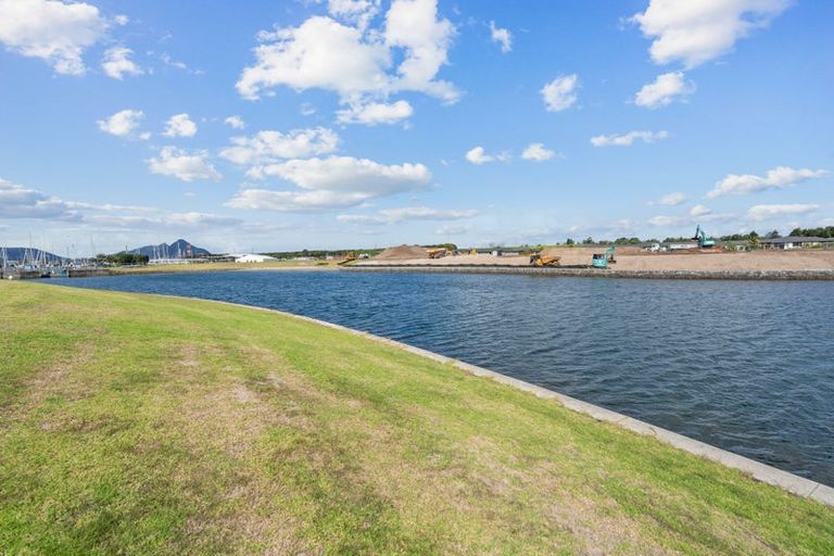 Photo of property in 62 Waitemata Drive, One Tree Point, 0118