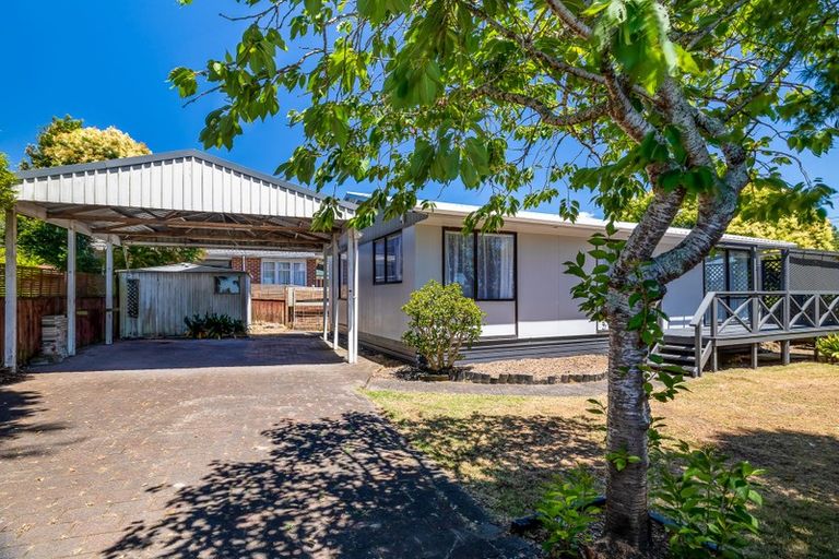 Photo of property in 348 Glengarry Road, Glen Eden, Auckland, 0602