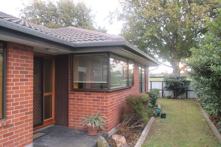 Photo of property in 3/66 Middlepark Road, Sockburn, Christchurch, 8042