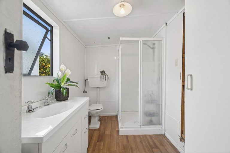 Photo of property in 5 Pitau Road, Mount Maunganui, 3116