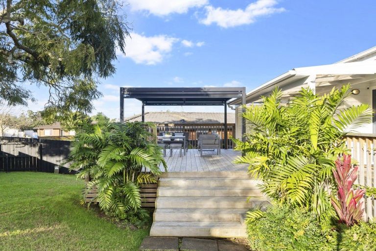 Photo of property in 2/97 Crawford Avenue, Mangere Bridge, Auckland, 2022