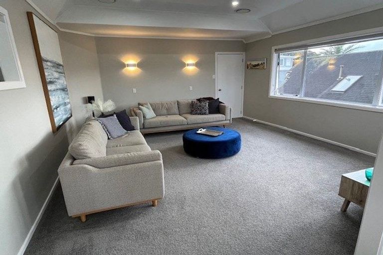 Photo of property in 49b The Esplanade, Eastern Beach, Auckland, 2012