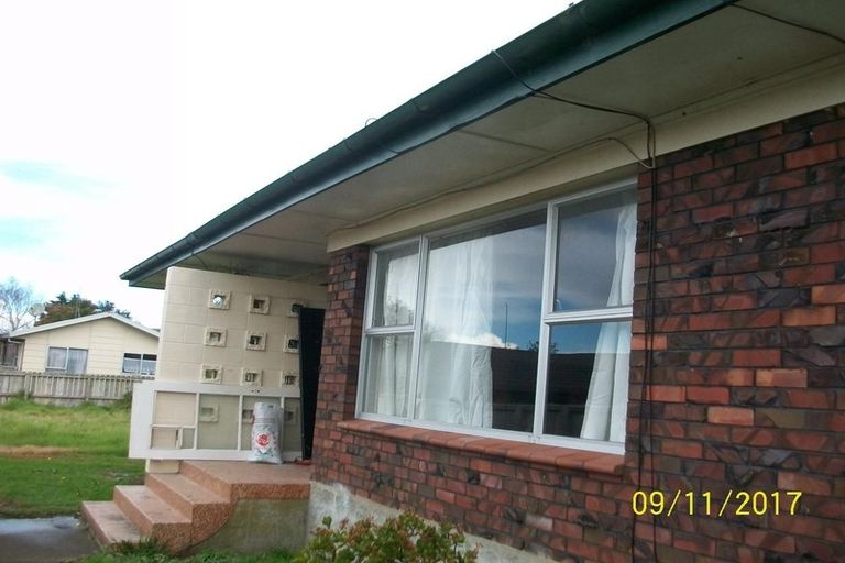 Photo of property in 4/96 Titirangi Road, New Lynn, Auckland, 0600