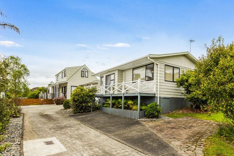Photo of property in 14a Chablis Place, Henderson, Auckland, 0612