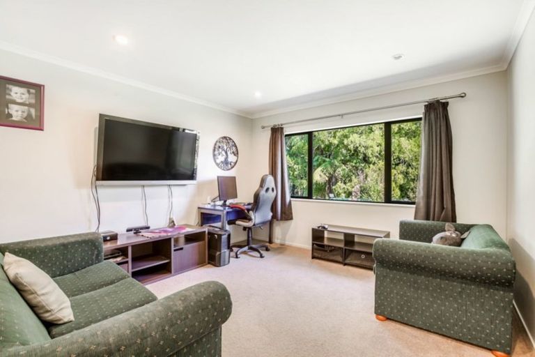 Photo of property in 105 Judge Richardson Drive, Opaheke, Papakura, 2584