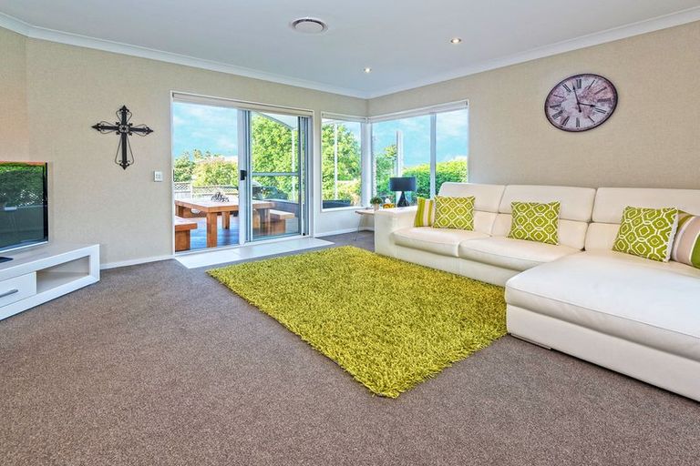 Photo of property in 22 Whitford Road, Howick, Auckland, 2014