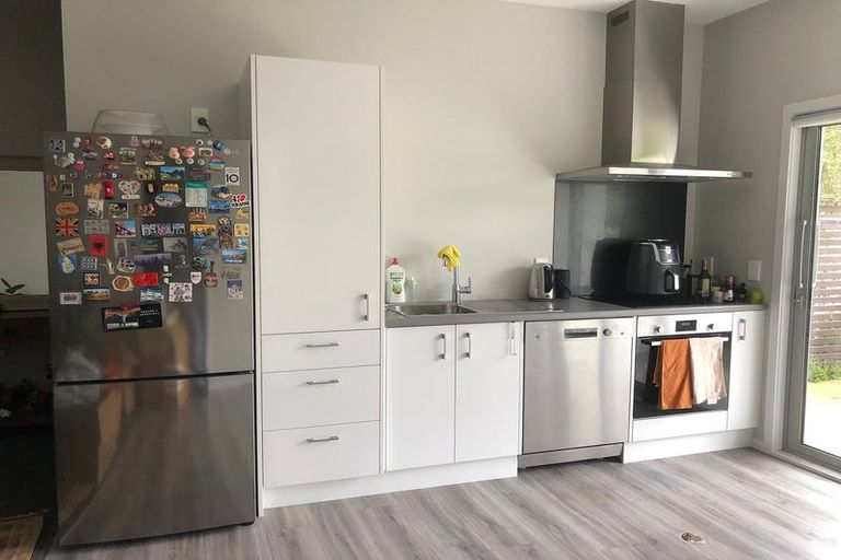 Photo of property in 23 Batchelor Street, Newlands, Wellington, 6037