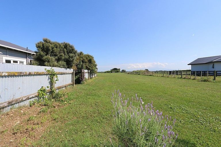 Photo of property in 357 Ketemarae Road, Hawera, 4675