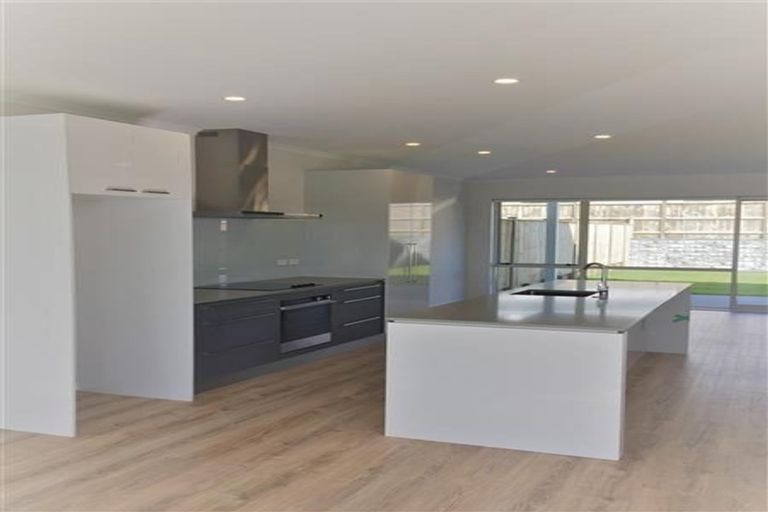 Photo of property in 8 Tyler Davies Drive, Red Beach, 0932