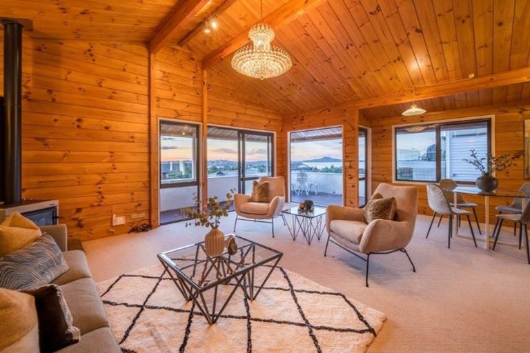 Photo of property in 36 Pigeon Mountain Road, Half Moon Bay, Auckland, 2012