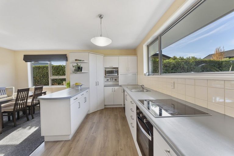 Photo of property in 2/6 Croziers Road, St Albans, Christchurch, 8052