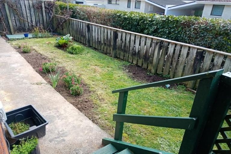 Photo of property in 2/12 Raukawa Street, Stokes Valley, Lower Hutt, 5019