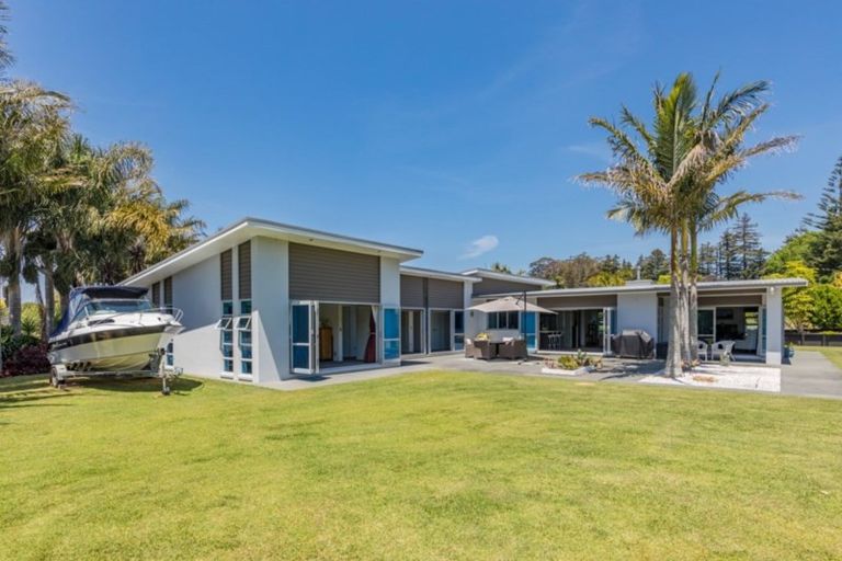 Photo of property in 1 Kotare Heights, Kerikeri, 0230