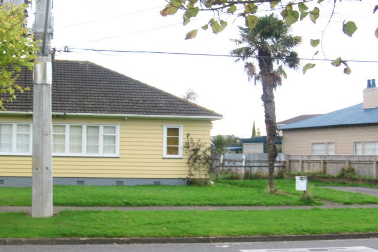 Photo of property in 7 Naenae Road, Naenae, Lower Hutt, 5011