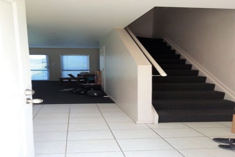 Photo of property in 24/3 Hulme Place, Henderson, Auckland, 0612