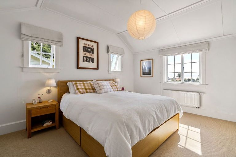 Photo of property in 4 Manuka Terrace, Eastbourne, Lower Hutt, 5013