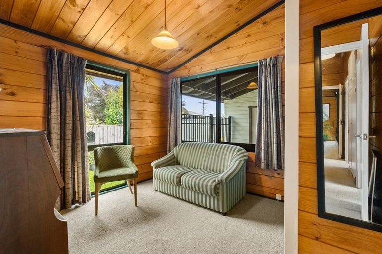 Photo of property in 27 Charles Street, Levin, 5510