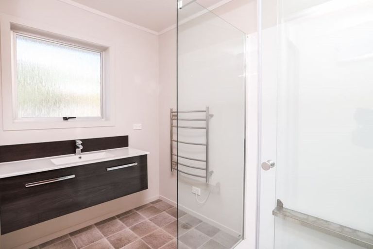 Photo of property in 8a Dovedale Place, Dinsdale, Hamilton, 3204