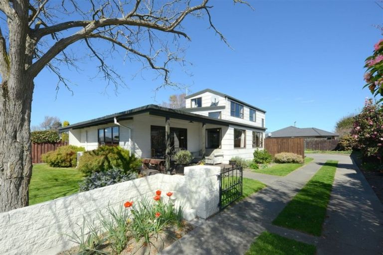 Photo of property in 4 Geraldo Place, Russley, Christchurch, 8042