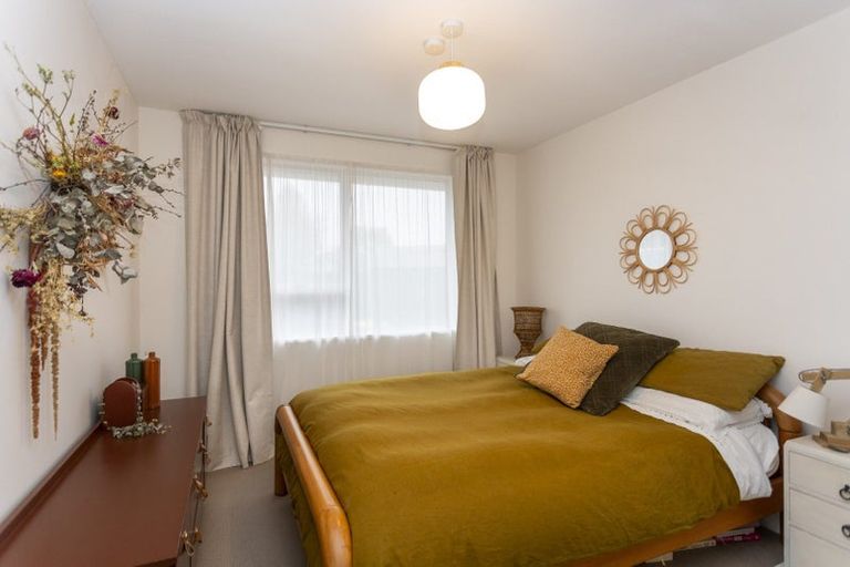 Photo of property in 2/177a Grimseys Road, Redwood, Christchurch, 8051