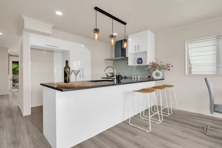 Photo of property in 10 Tribute Loop, Takanini, 2112