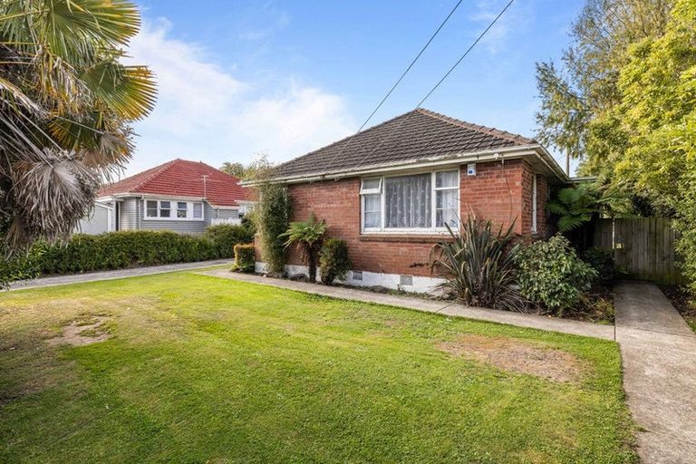 Photo of property in 180 Langdons Road, Northcote, Christchurch, 8052