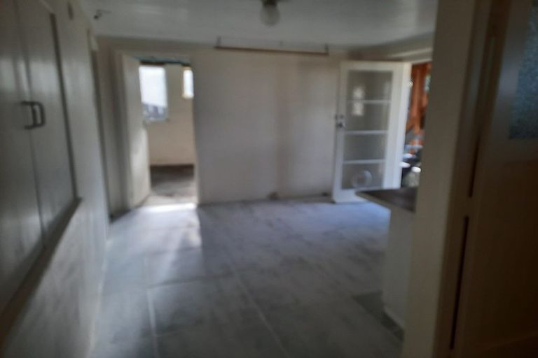 Photo of property in 321 Glenfield Road, Glenfield, Auckland, 0629