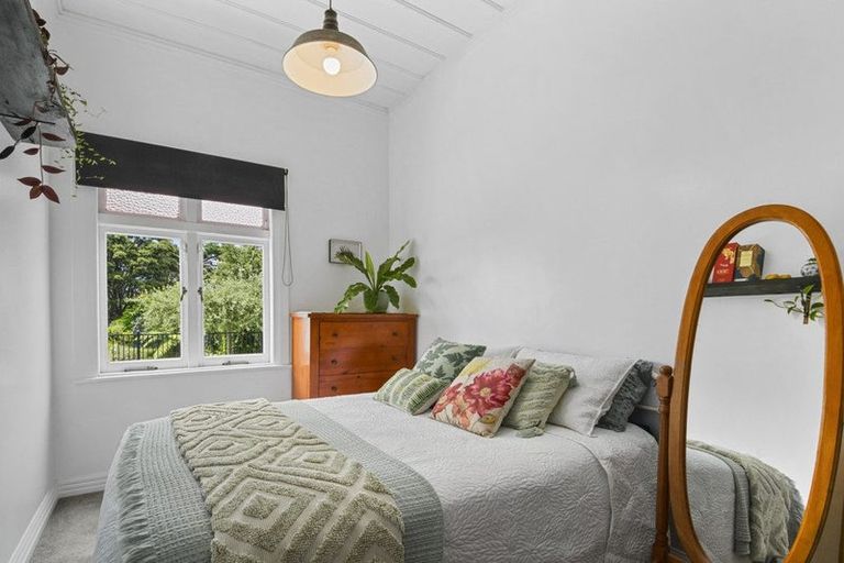 Photo of property in 43 Sunnyvale Road, Massey, Auckland, 0614