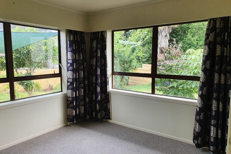 Photo of property in 1 Lorraine Place, Glenview, Hamilton, 3206