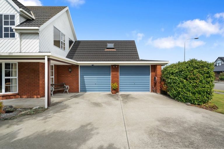 Photo of property in 32 Townshend Crescent, Halswell, Christchurch, 8025