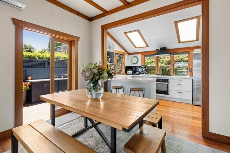 Photo of property in 6 Harvey Road, Bluff Hill, Napier, 4110