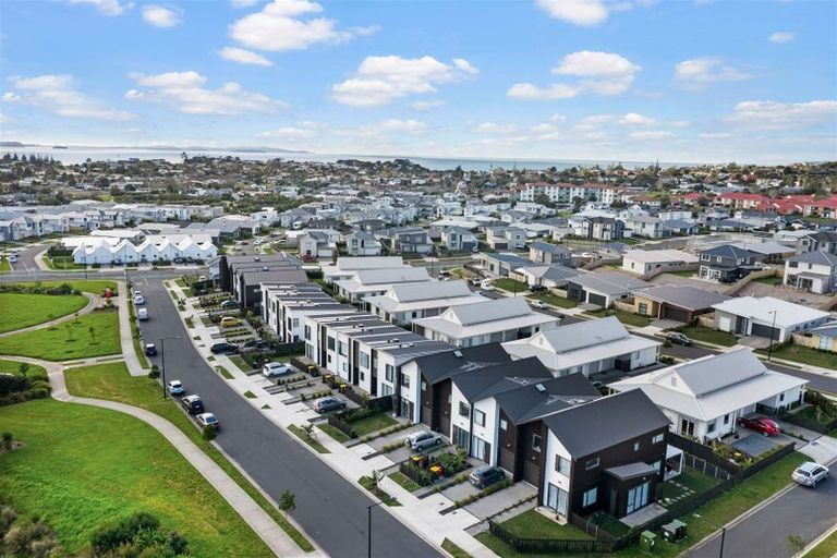 Photo of property in 31 Koura Drive, Red Beach, 0932