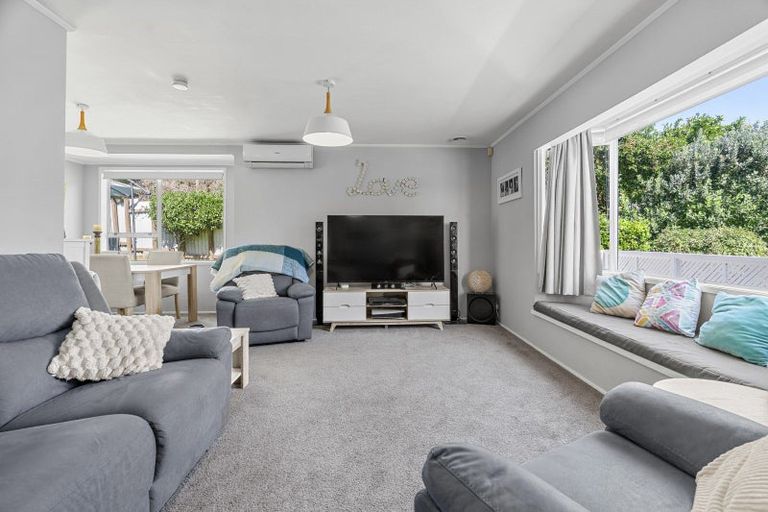 Photo of property in 42 Resolution Road, Welcome Bay, Tauranga, 3112