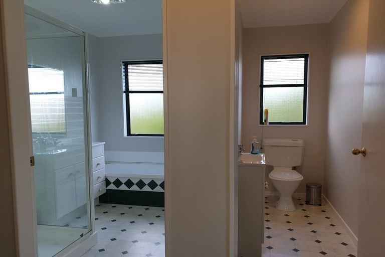 Photo of property in 8 Voyager Way, Whitby, Porirua, 5024