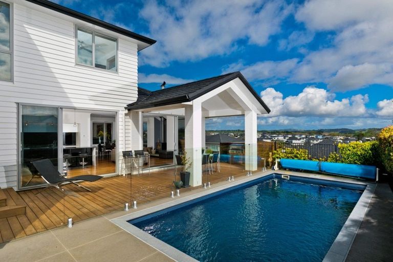 Photo of property in 6 Skipjack Pass, Silverdale, 0932