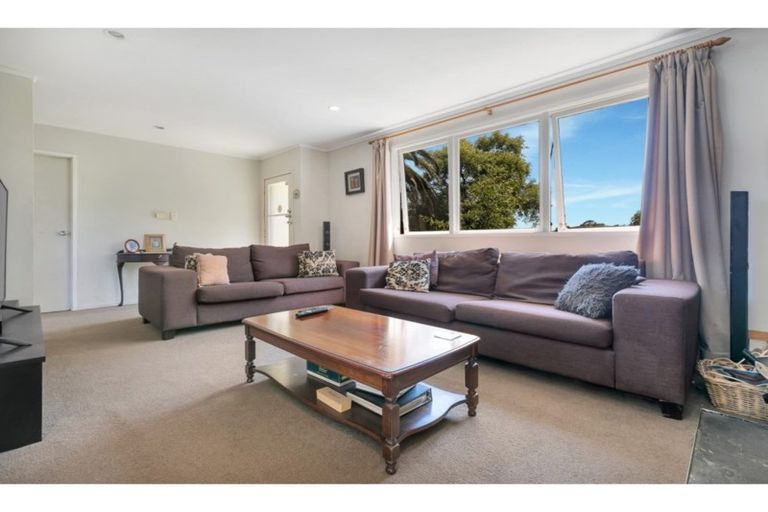 Photo of property in 36 Arlette Place, Massey, Auckland, 0614