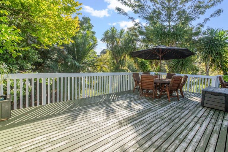 Photo of property in 44 Waikoukou Valley Road, Waimauku, 0812