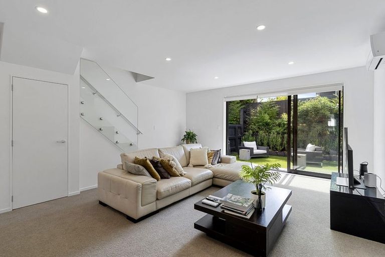 Photo of property in 25/82 East Coast Road, Milford, Auckland, 0620