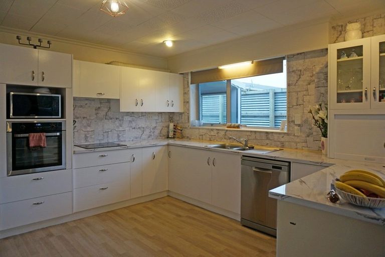 Photo of property in 61 Mauchline Street, Wallacetown, 9816