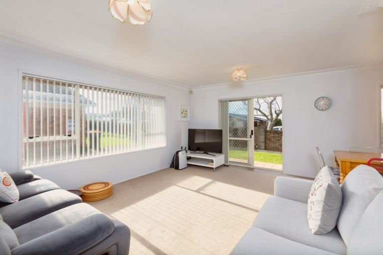 Photo of property in 2/171 Pigeon Mountain Road, Half Moon Bay, Auckland, 2012