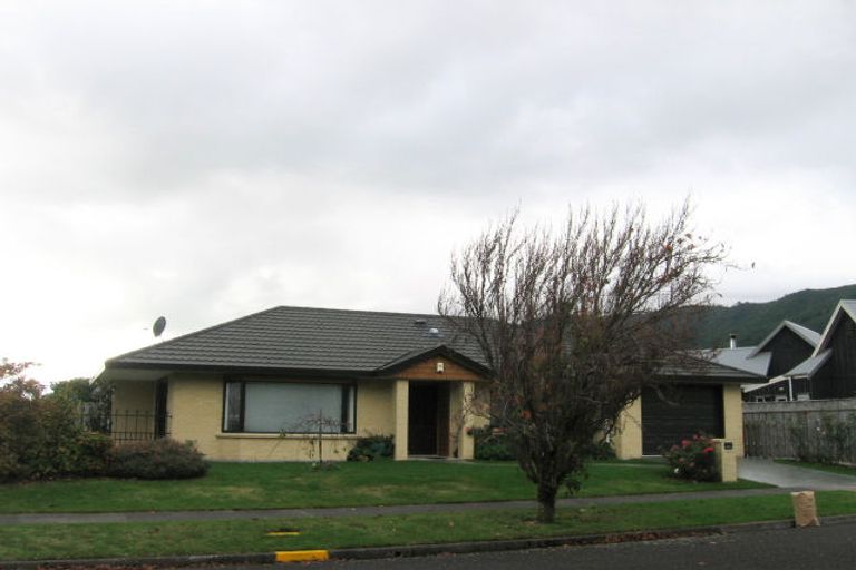 Photo of property in 30 Andrew Street, Waikanae, 5036