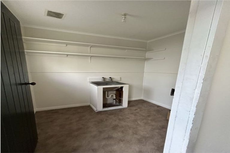 Photo of property in 10 Tilbury Avenue, Hokowhitu, Palmerston North, 4410